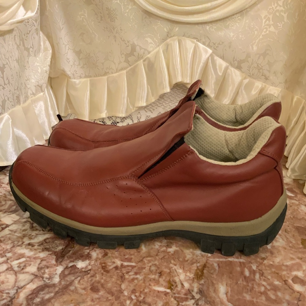 Johnston & Murphy Men's Red Leather Slip-On Loafers - Picture 2 of 11